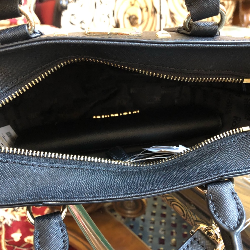 Michael Kors studded sandrine handbag&wallet set - Picture 5 of 8